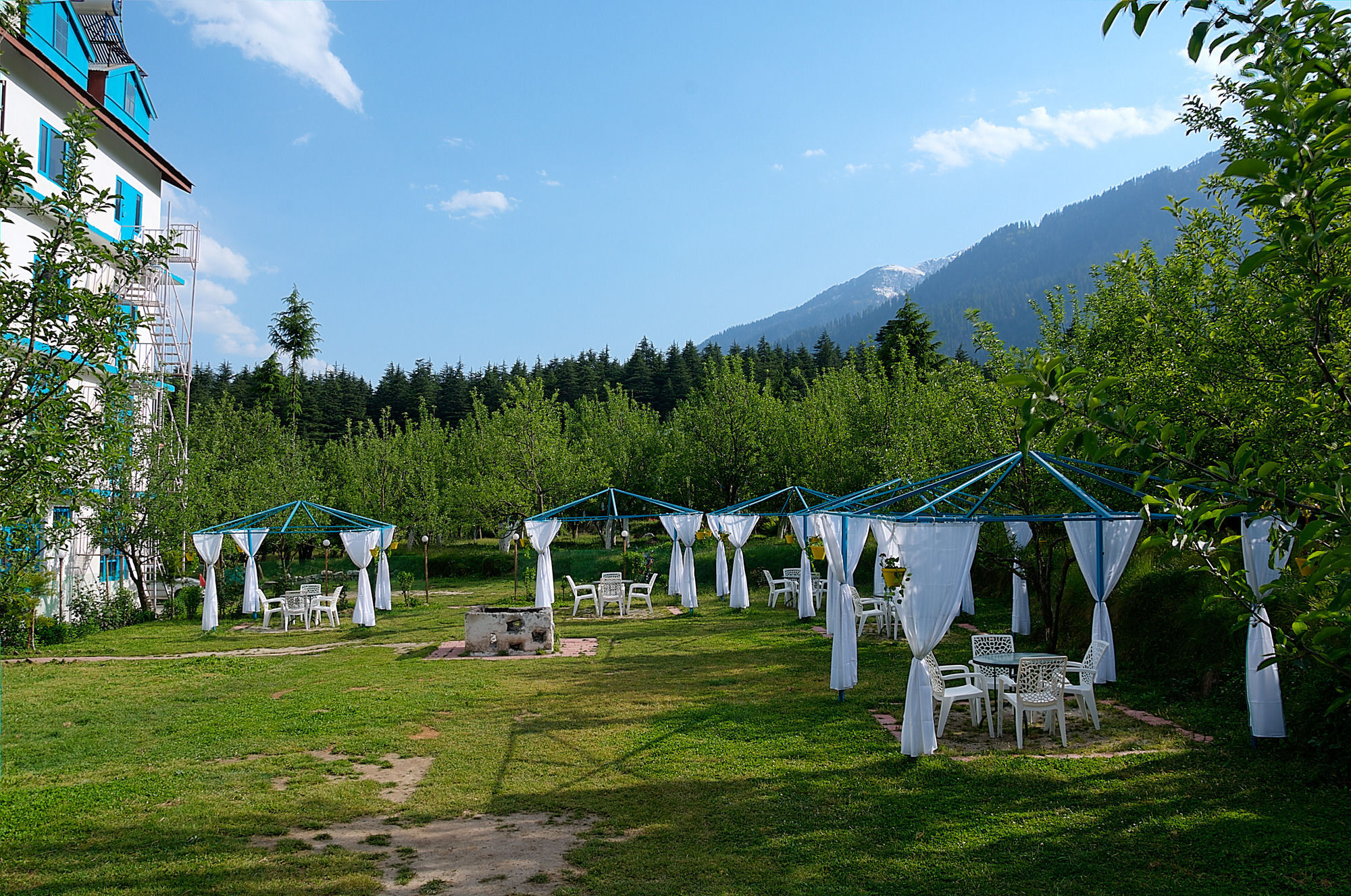 Готель Treebo Trend Celebriti Manali Vashist Екстер'єр фото